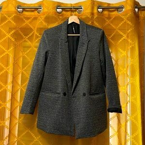 Design lab blazer small but works for med